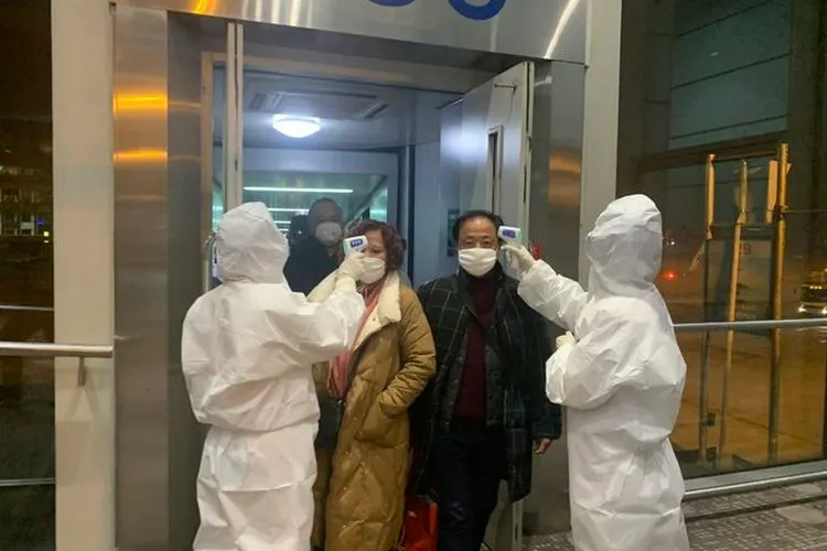 Tahun Baru Imlek 2571 di China berlangsung begitu muram. Wabah virus Corona dilaporkan menyebabkan 15 kematian baru di Wuhan, kota pusat penyebaran penyakit tersebut. (Ilustrasi/@globaltimesnews)