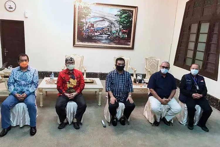 Lima kepala daerah di Wilayah Cirebon (Ciayumajakuning) menyepakati penetapan PSBB lanjutan maupun AKB dalam tangani Covid-19. (Ist)