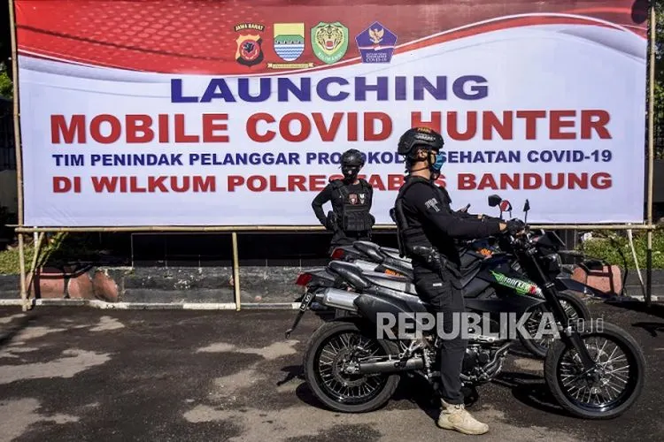 ilustrasi tim Covid Hunter. Foto: Abdan Syakura/Republika