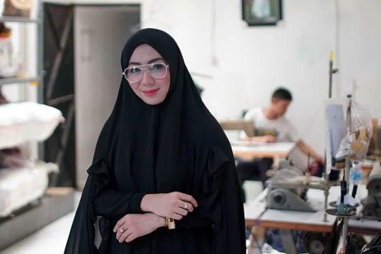 Founder Jawhara Syar'i, Cynthia Mahendra. (ABC News)