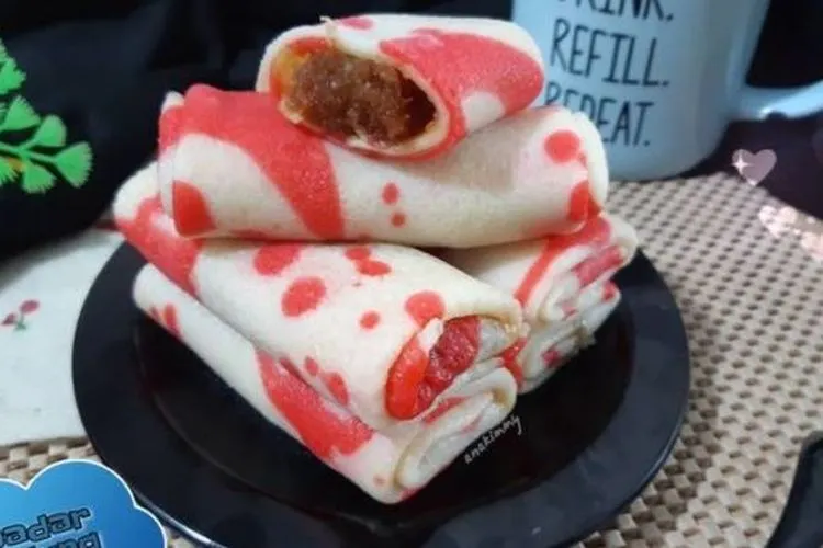 Dadar Gulung Merah Putih. (Cookpad)