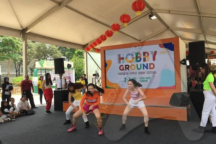Peserta dance cover competition di panggung Hallyu KASKUS HobbyGround/Ayojakarta.com-Istihana Soejoethi