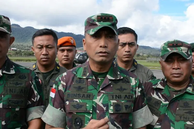 Komandan Korem 172/PWY Kolonel Inf J. Binsar Parluhutan Sianipar (Pendam XVII/Cenderawasih)