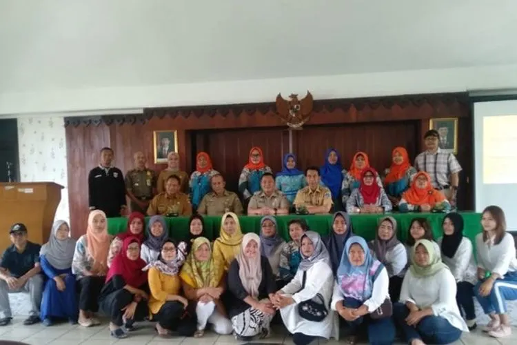Wali Kota Sigit bersama kader dasa wisma Jakut/utara.jakarta.go.id