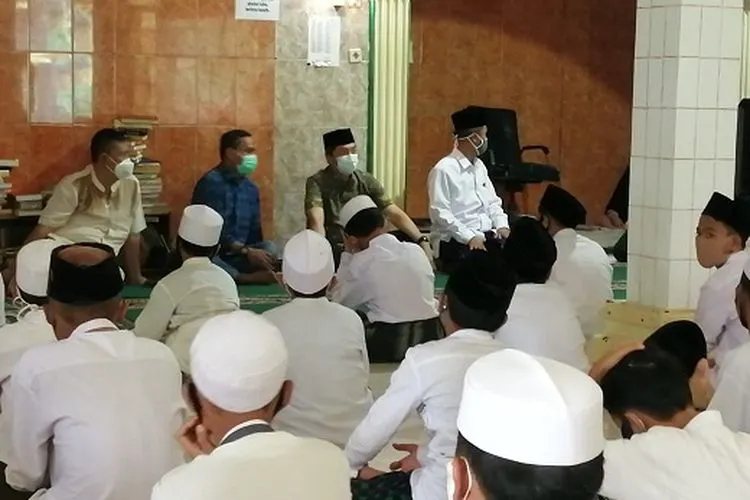 Wakil Wali Kota Bogor, Dedie A Rachim bersilaturahmi ke Pondok Pesantren Darul Muhajirin, Kedung Halang, Bogor Utara. (Ayobogor/Husnul Khatimah)