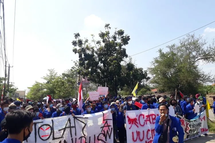 ilustrasi demo buruh di Bekasi/Ayobekasi.net
