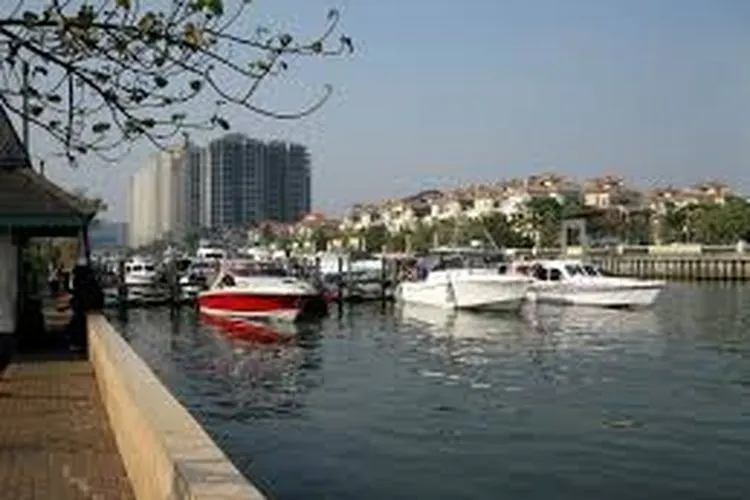 Dermaga Marina (Pxhere.com).jpg