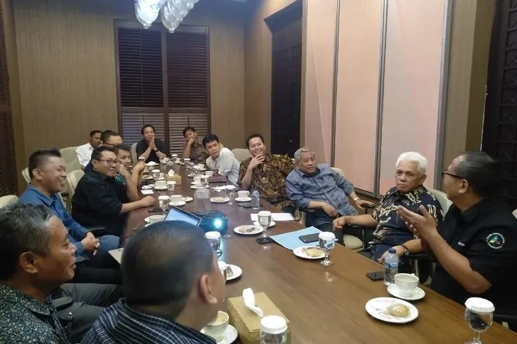 Dialog SMSI Pusat bersama Ketua Dewan Pers, Mohammad Nuh dan Penasehat SMSI, Hatta Rajasa (Humas SMSI Pusat)