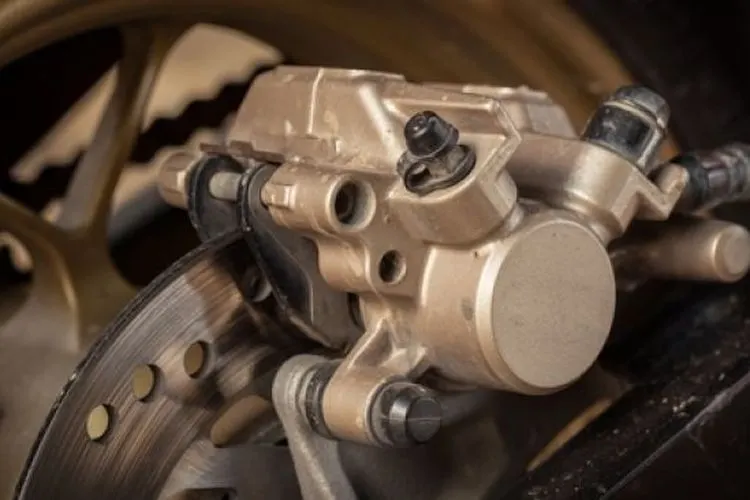 Rem cakram sepeda motor. Sebagai ilustrasi [Shutterstock].