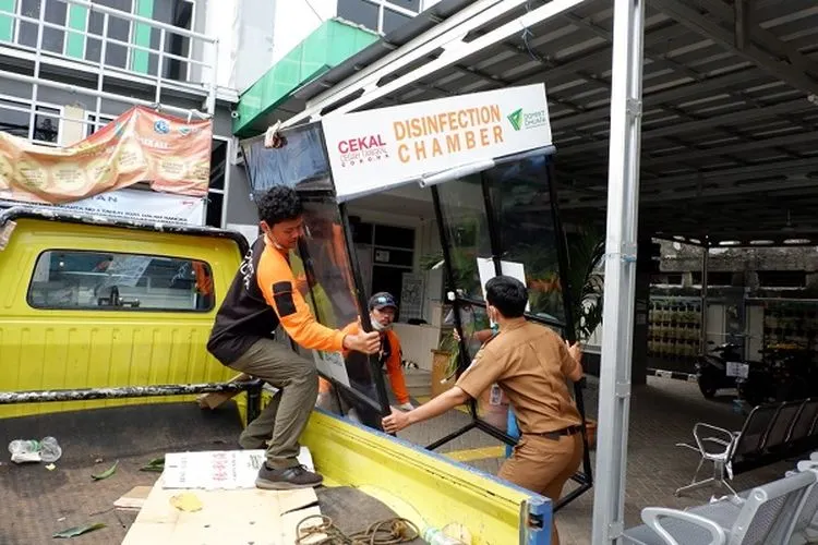Dompet Dhuafa bekerjasama dengan Ninja Xpress menghadirkan bilik disinfektan (disinfection chamber) ke 10 titik fasilitas umum.  (Dok. Dompet Dhuafa)