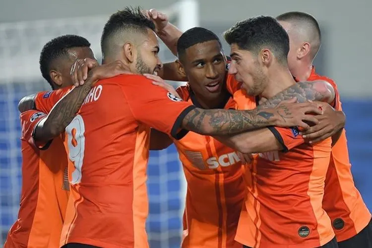 Pertandingan Grup B Liga Champions antara Real Madrid kontra Shakhtar Donetsk berakhir dengan skor 2-3 untuk kemenangan Donetsk instagram: fcshakhtar