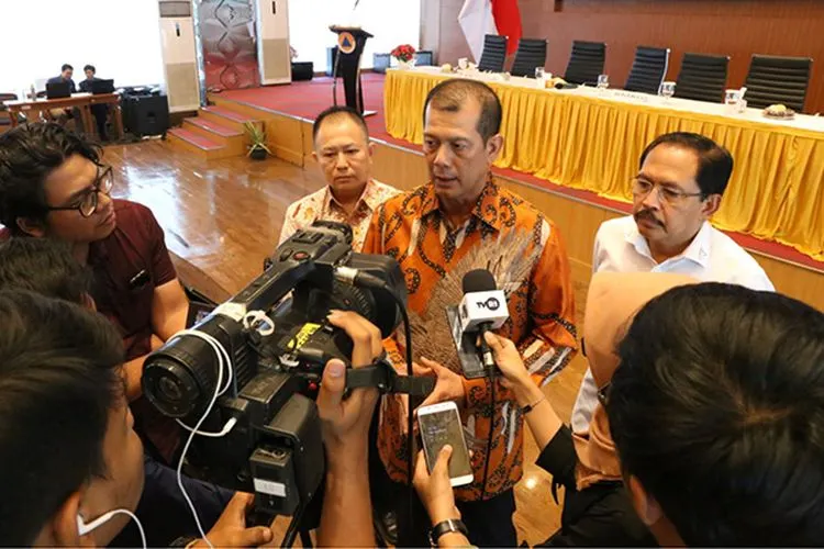 Kepala BNPB Doni Monardo memberikan keterangnya usai kegiatan Lokakarya Optimalisasi Pencegahan dan Pengendalian Karhutla di kantornya, Jakarta, Selasa (8/10/2019)/BNPB