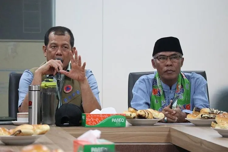 Kepala BNPB, Doni Monardo, dan  Kepala Pelaksana Harian BPBD DKI Jakarta, Subejo. (Dok. BNPB)