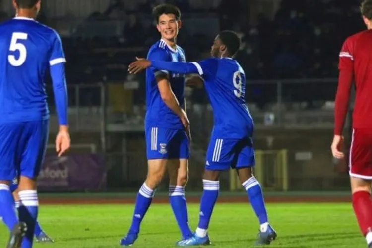Bek Timnas Indonesia U-19, Elkan Baggott, mencetak satu gol saat Ipswich Town menang 5-0 atas Chelmsford City di ajang FA Youth Cup, Selasa (24/11/2020). (Dok. Ipswich Town).
