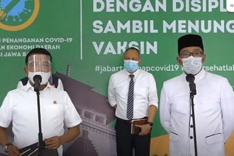 Gubernur Jawa Barat Ridwan Kamil menerima kunjungan Kepala Staf Kepresidenan RI, Moeldoko di Gedung Pakuan Kota Bandung, Jumat (4/12/2020). (dok)