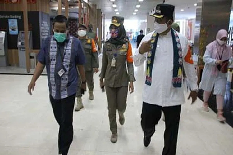 Empat kantor di wilayah Pancoran, Jakarta Selatan,disidak petugas gabungan. (dok: selatan.jakarta.go.id)