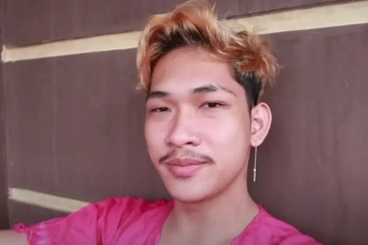 Ferdian Paleka, Youtuber prank sembako sampah.