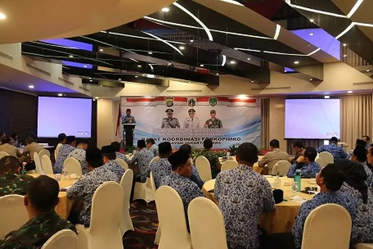 Rapat koordinasi Forkompimko Jakut membahas pengamanan Natal dan Tahun Baru 2020 (utara.jakarta.go.id)
