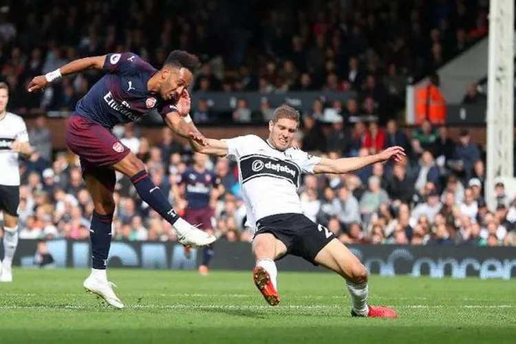 Aksi Pierre-Emerick Aubameyang saat Fulham vs Arsenal di Liga Inggris. (Foto: Catherine Ivill/Getty Images)