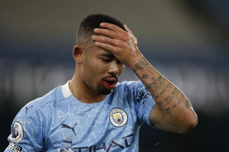 Gabriel Jesus dari Manchester City termasuk salah satu pemain yang positif Covid-19.  Foto: Clive Brunskill/ Pool via AP