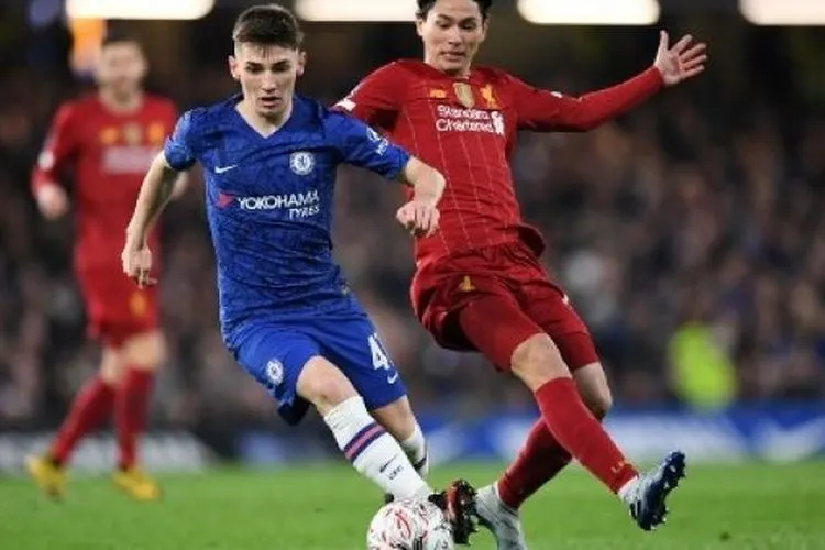 Gelandang muda Chelsea, Billy Gilmour, dalam pertandingan melawan Liverpool. (Daniel Leal-Olivas/AFP).