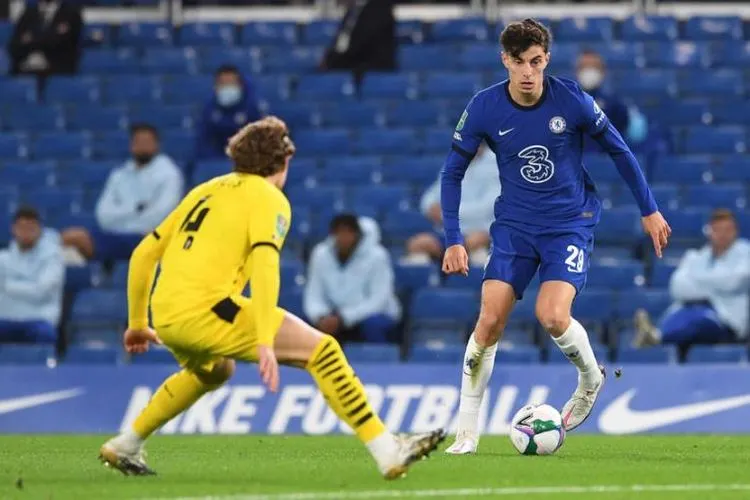 Gelandang serang Chelsea Kai Havertz (kanan) mencetak hattrick ke gawang Barnsley dalam pertandingan Piala Liga Inggris.. Foto: EPA-EFE/Neil Hall