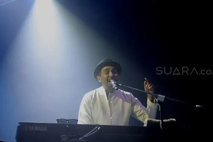 Penyanyi Glenn Fredly tampil saat rilis album barunya berjudul 