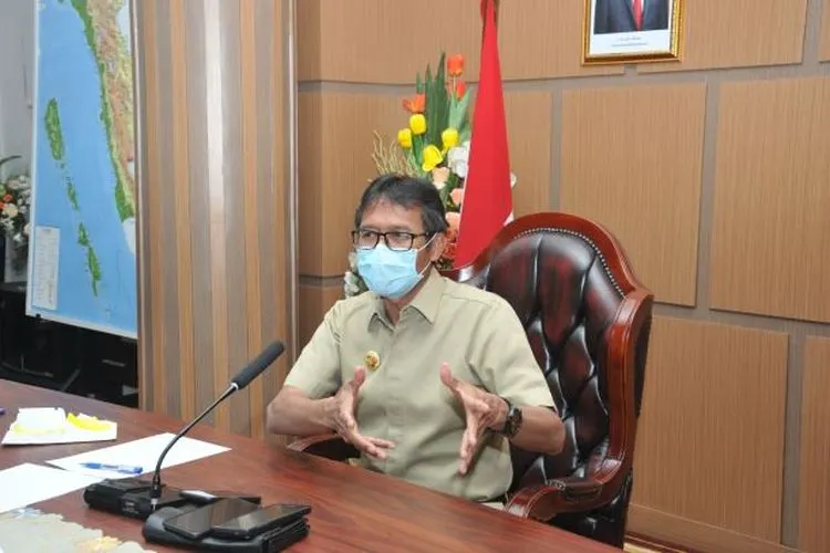 Siswi Nonmuslim Dipaksa Berjilbab, Gubernur Sumbar Angkat Bicara (Sumbarprov.go.id)