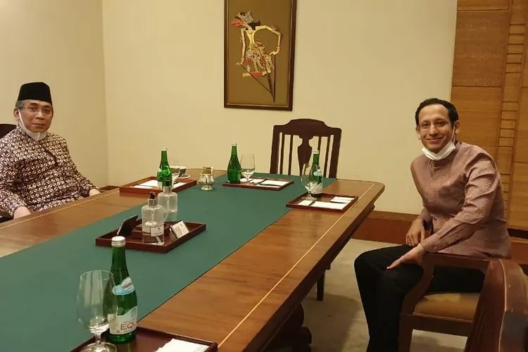 Mendikbud Nadiem Makarim beremu dengan Katib Aam PBNU KH Yahya Cholil Staquf/istimewa