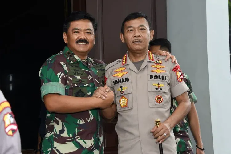 Panglima TNI, Marsekal Hadi Tjahjanto menerima kunjungan Kapolri, Jenderal Pol Idham Aziz/Puspen TNI