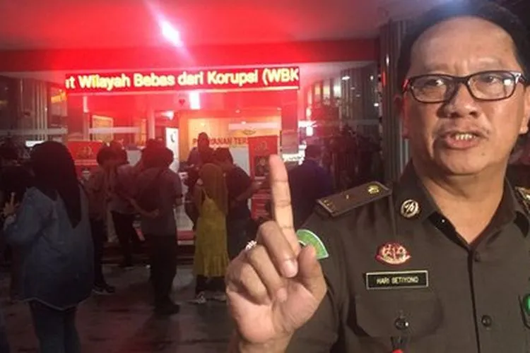 Kapuspen Kejagung, Hari Setiyono