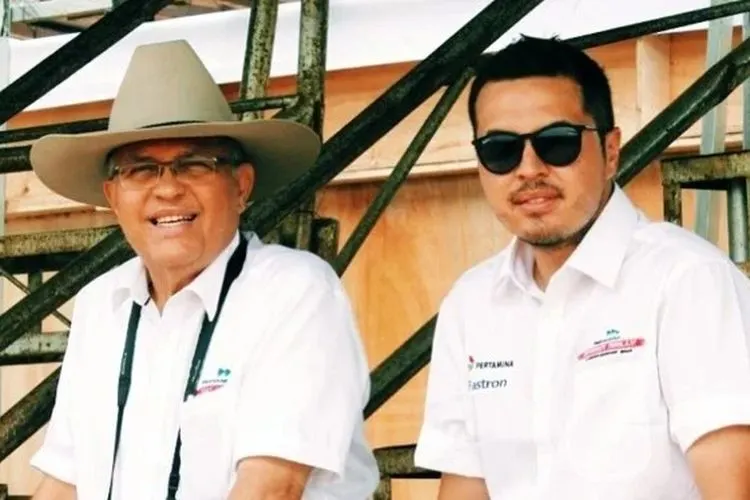 Helmy Sungkar dan putranya, Rifat Sungkar (Instagram/@rifato)