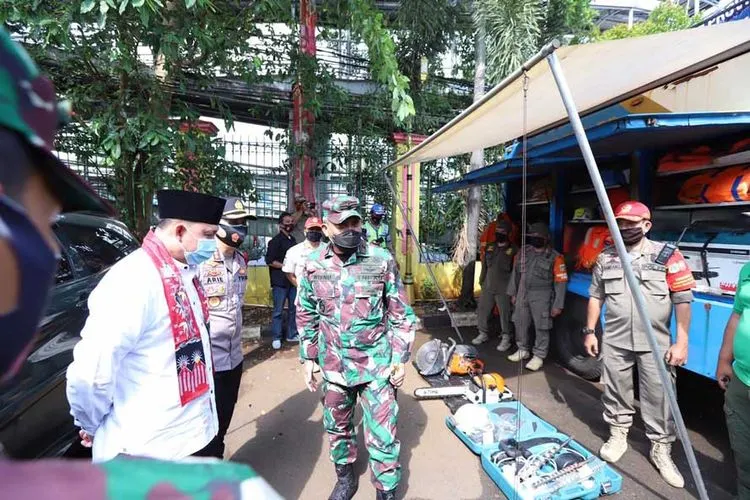 Wakil Wali Kota Jakarta Timur melakukan pengecekan penanganan banjir di Jakarta Timur/dok: timur.jakarta.go.id