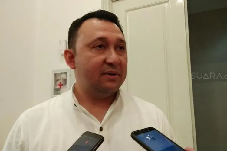 Kepala Biro Pendidikan, Mental dan Spiritual DKI Jakarta Hendra Hidayat. (Suara.com/ Chyntia Sami)