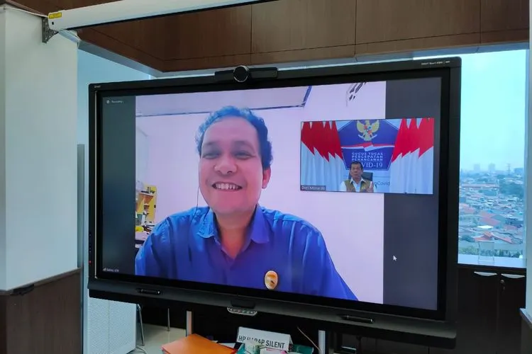 Telekonferens Wakil Ketua KIP, Hendra J Kede dengan Ketua Gugus Percepatan Penanganan COVID-19, Bapak Letjen Doni Munardo.
