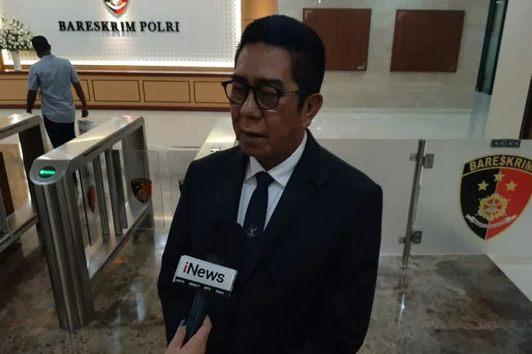 Politisi PDI Perjuangan, Henry Yosodiningrat di Bareskrim Polri, Jakarta Selatan, Senin (9/12/2019) (Ayojakarta.com/Dhika Noor Alam)