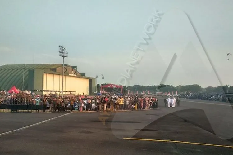 Suasana di Lanud Halim Perdana Kusumah, Jaktim, jelang pembukaan upacara perayaan HUT ke-74 TNI/Ayojakarta.com