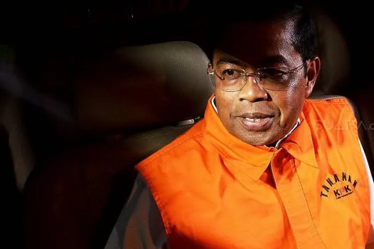 Mantan Menteri Sosial Idrus Marham saat masih menjadi terdakwa kasuskorupsi PLTU Riau. [Suara.com/Muhaimin A Untung]