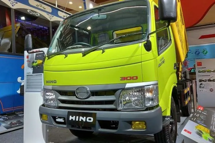 Ilustrasi truk Hino. [Suara.com/Manuel Jeghesta Nainggolan]