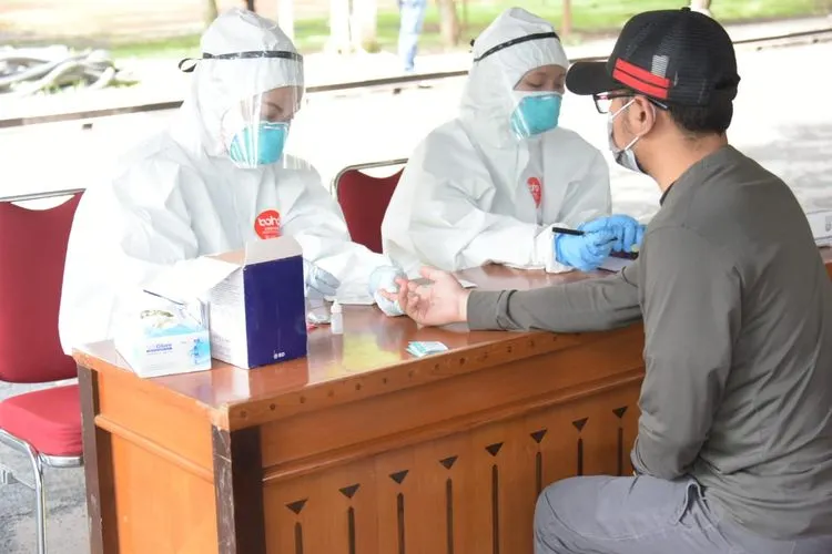 Ilustrasi rapid test.(Ayobandung.com)