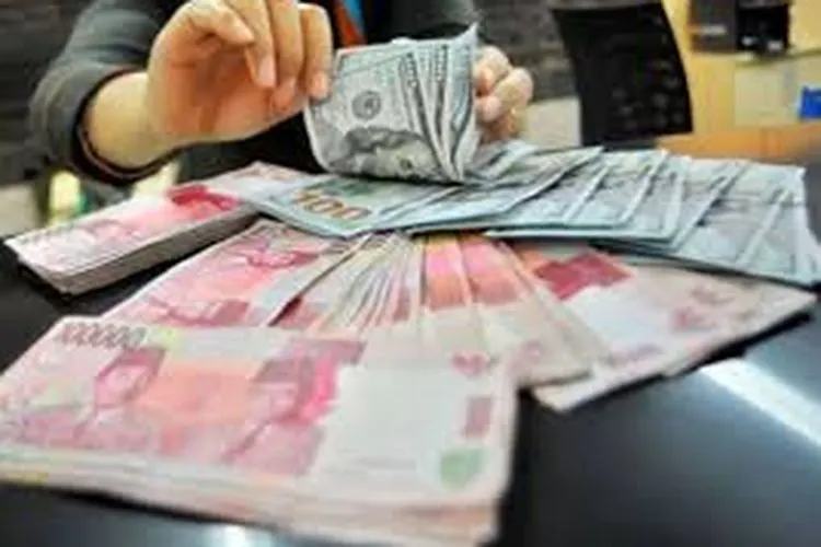 Jelang akhir pekan ini, nilai tukar rupiah tak berdaya melawan dolar AS. (dok)