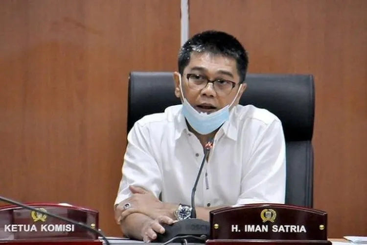 Ketua Komisi E DPRD DKI Jakarta, Iman Satria  / instagram