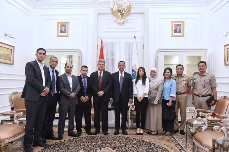 Anies Baswedan selaku Gubernur DKI Jakarta menerima kunjungan Duta Besar (Dubes) Palestina untuk Indonesia, Zuhair Al Shun, beserta delegasinya. (instagram)