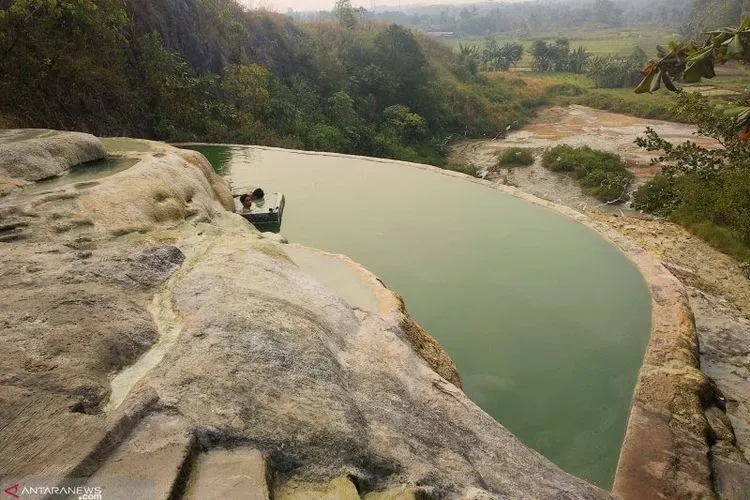 Sumber Air Panas Gunung Panjang Bogor