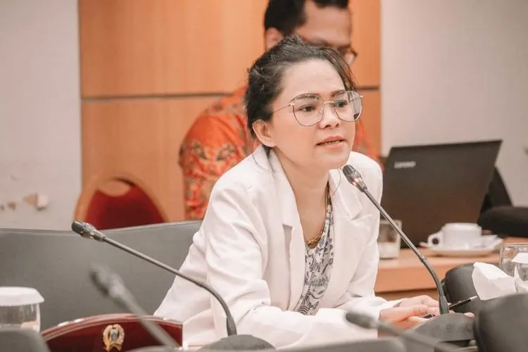 Anggota Komisi B DPRD DKI Jakarta, Eneng Maliansari. (instagram: eneng_maliyanasari)
