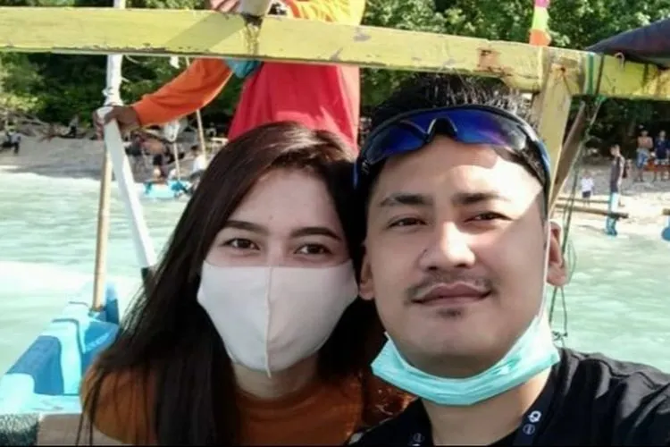 Aldharefa dan sang suami, mendiang Okky Bisma / IG @aldharefa