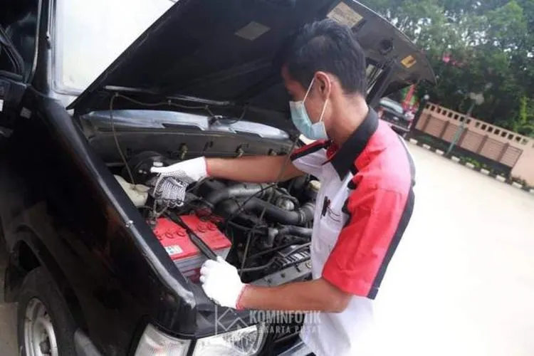 Salah satu kendaraan yang sedang melakukan uji emisi / pusat.jakarta.go.id