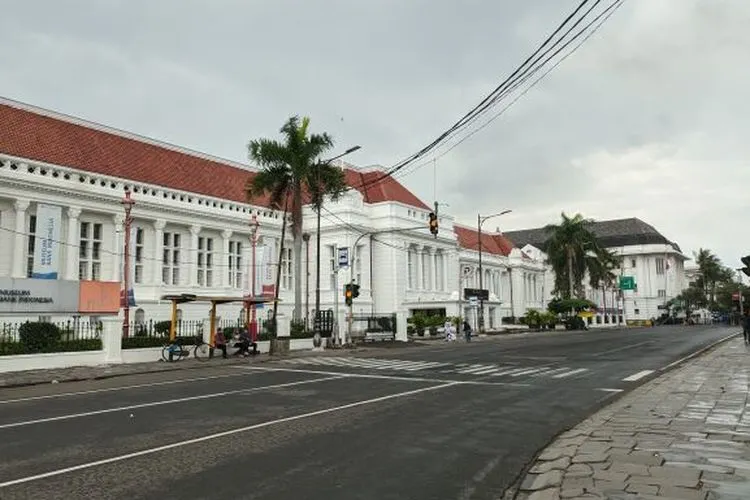Suasana di Kawasan Kota Tua yang jadi kawasan rendah emisi/dok: Aini Tartinia