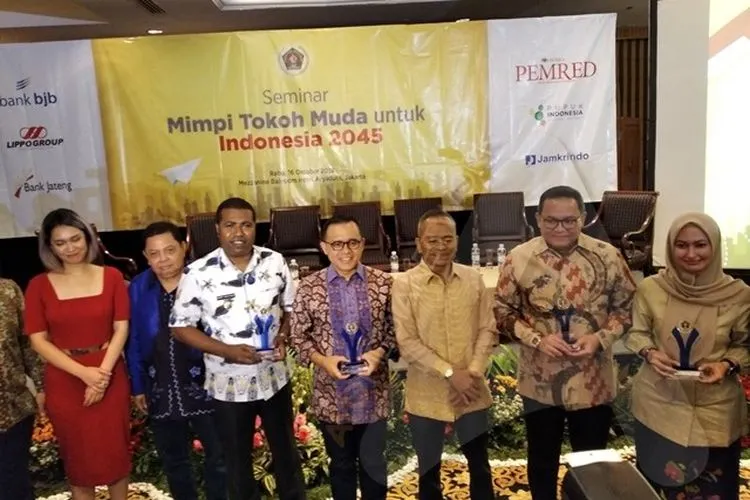 Bupati Herry Ario Naap (ketiga dari kiri) menghadiri diskusi yang digelar PWI/Ayojakarta.com