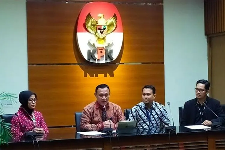 (dari kiri ke kanan) Ipi Maryati Kuding, Ketua KPK Firli Bahuri , Ali Fikri, dan Febri Diansyah /(Muhammad Ridwan)